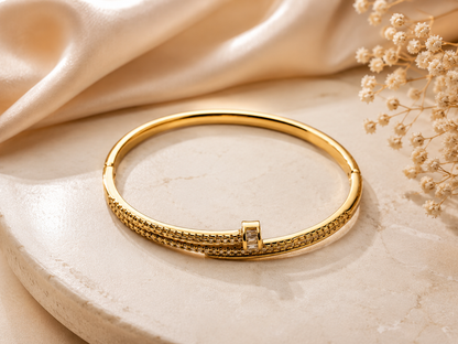 Thin Nail Stone Gold Bangle Bracelet