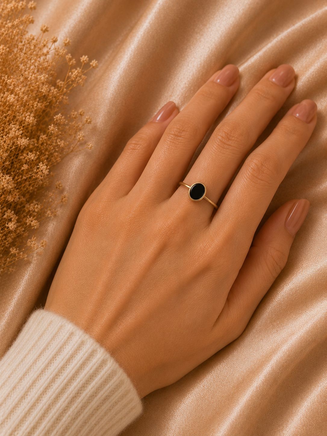 Noir Circle Ring