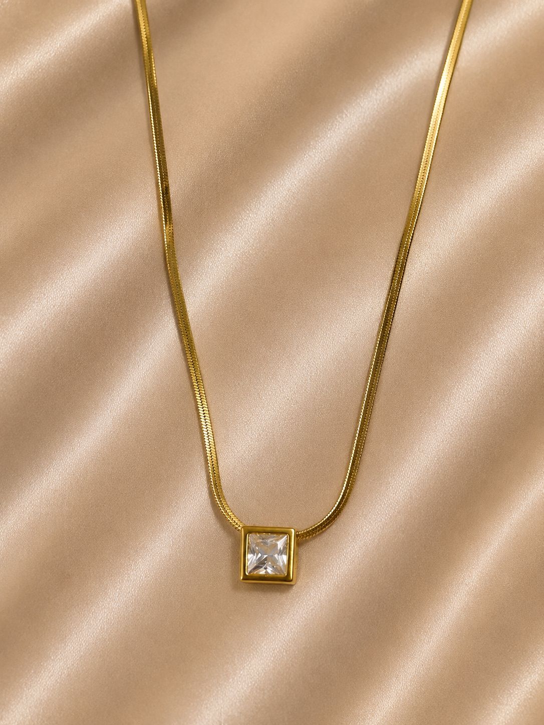 Crystal Frame Snake Necklace