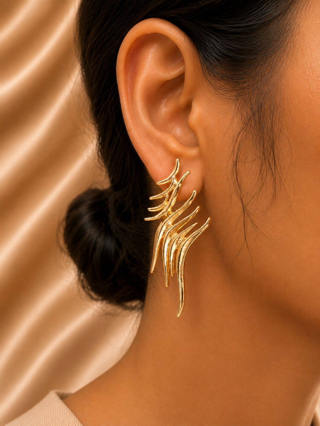 Golden Feather Flow Earring